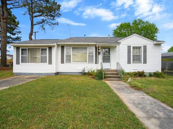 1301 SE Jackson Street, Idabel, OK 74745