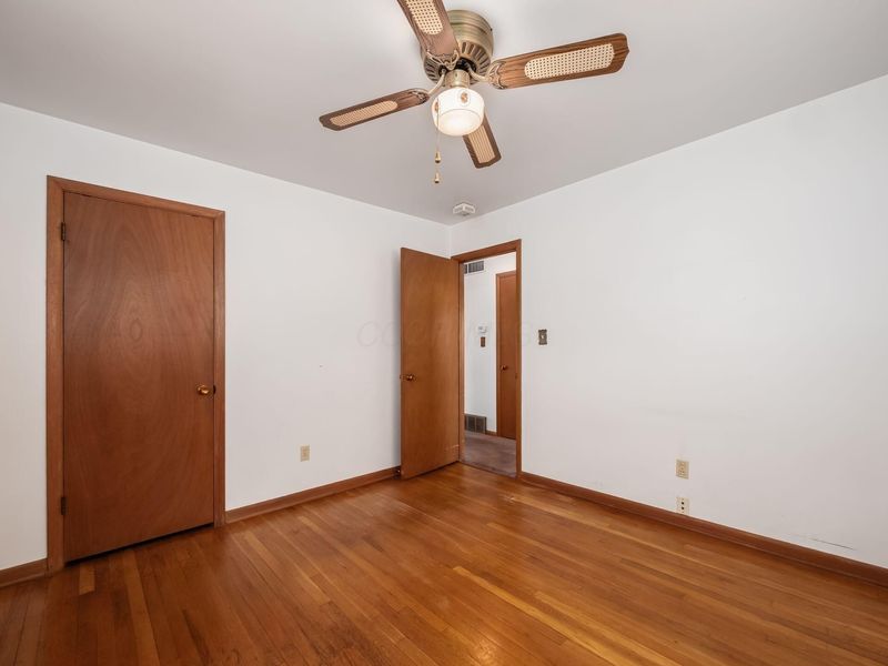 495 Lennox Avenue , Columbus, OH 43228 Photo 15