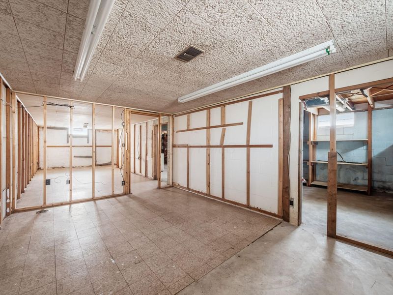 495 Lennox Avenue , Columbus, OH 43228 Photo 24