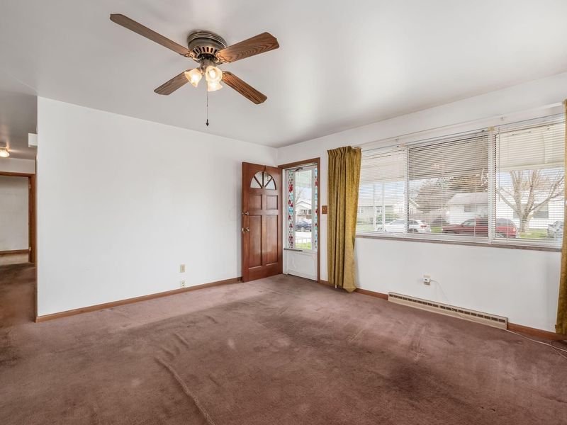 495 Lennox Avenue , Columbus, OH 43228 Photo 6