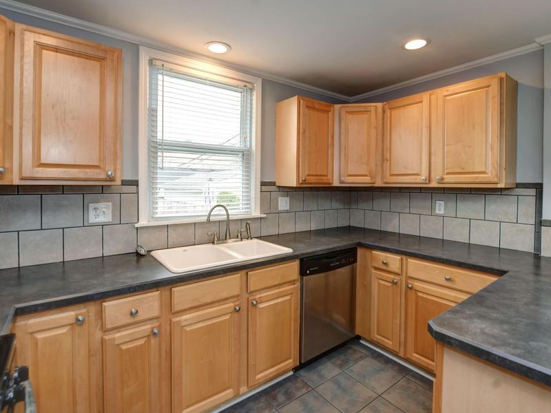 655 E Mithoff Street, Columbus, OH 43206 Photo 13