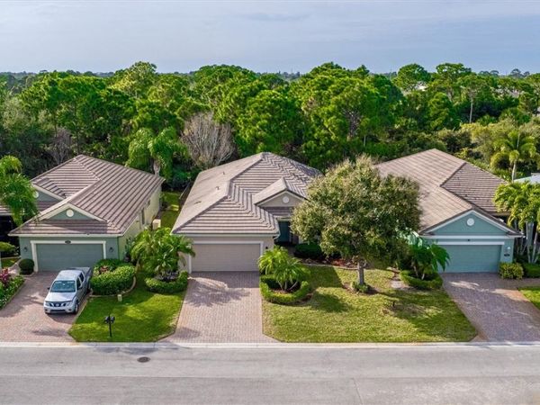 235 11th Square SW, Vero Beach, FL 32962