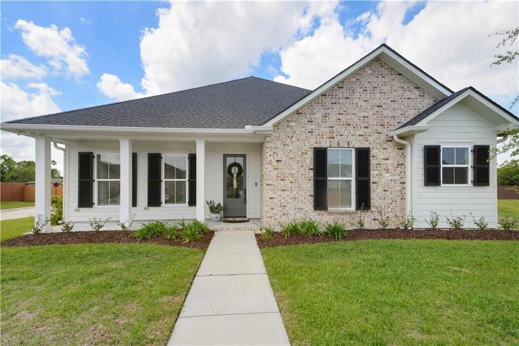 310 BELLE ORMOND Circle Destrehan, LA 