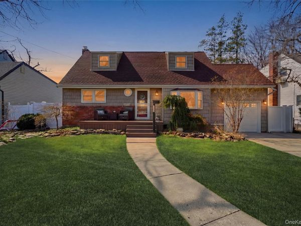 332 1st Avenue, Massapequa Park, NY 11762