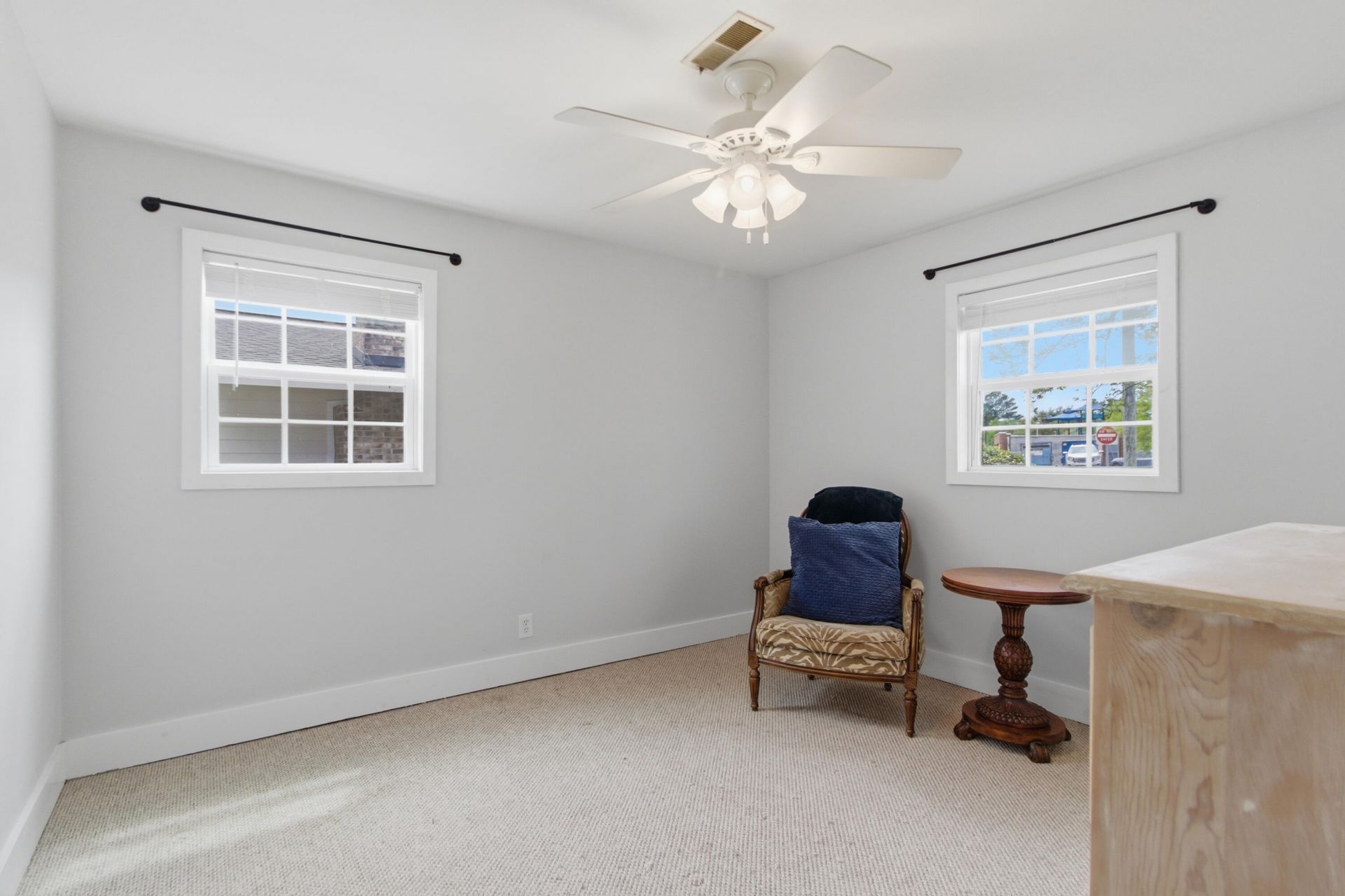 350 Hoff Avenue Photo 10