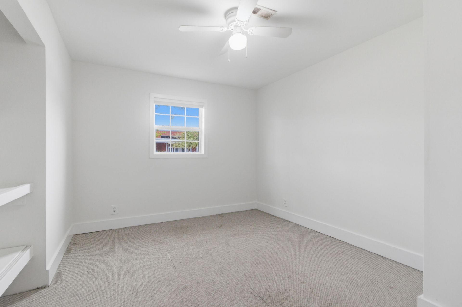 350 Hoff Avenue Photo 13