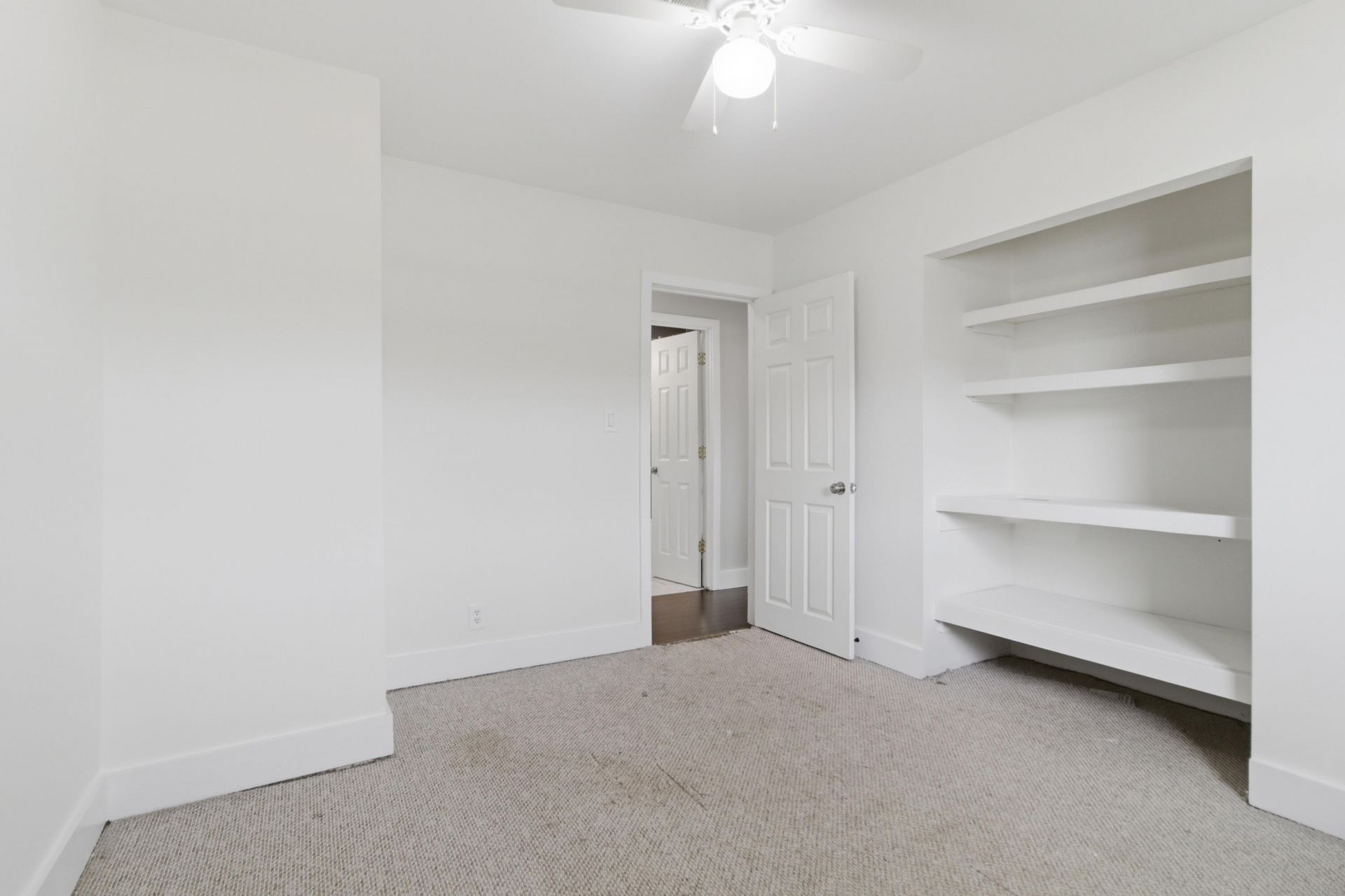 350 Hoff Avenue Photo 14