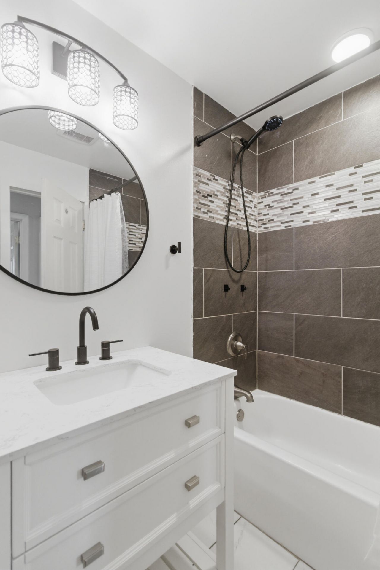 350 Hoff Avenue Photo 16