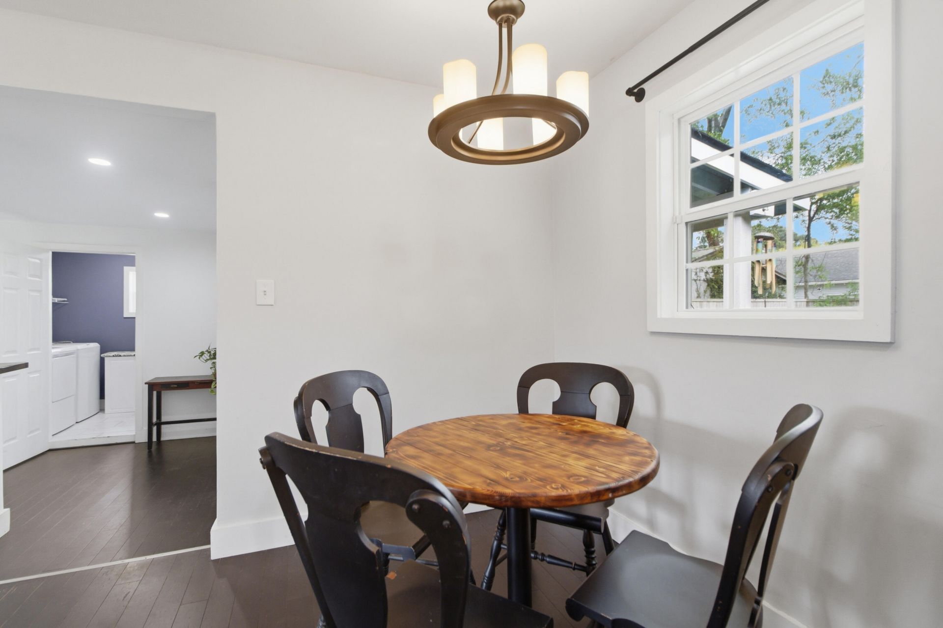 350 Hoff Avenue Photo 9