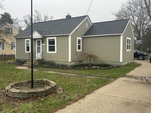 6894 12th Avenue, Jenison, MI 49428