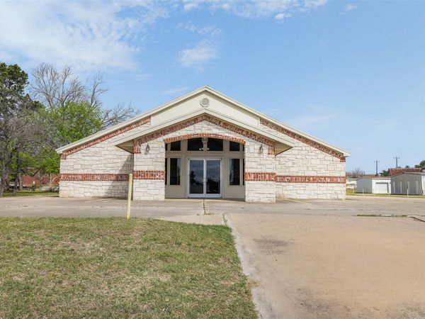1306 W Cameron Ave , Rockdale, TX 76567