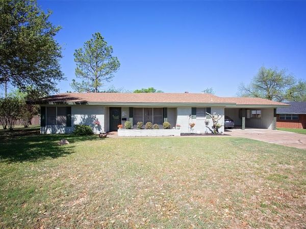 914 Fairview Street, Graham, TX 76450