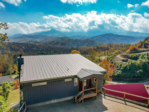 732 Beanstalk Road, Gatlinburg, TN 37738