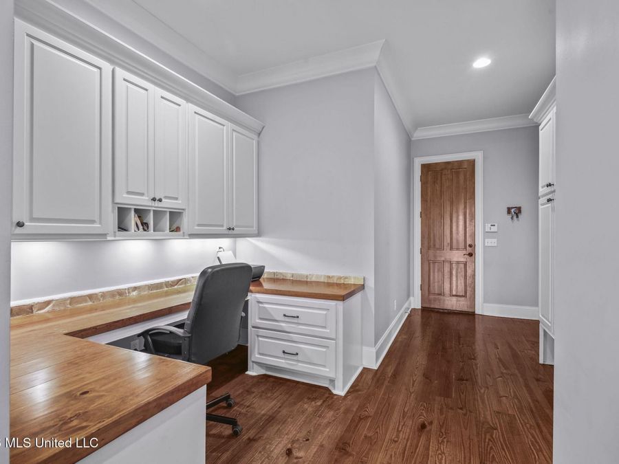 Property Image 28
