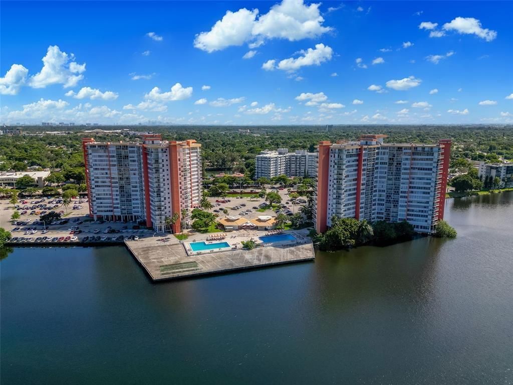 1301 NE Miami Gardens Drive, Unit 514w, Miami, FL 33179 Photo