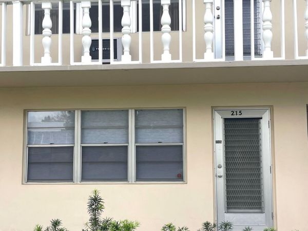 215 Canterbury J, West Palm Beach, FL 33417