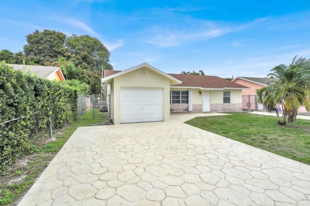 151 NE 26th Avenue, Boynton Beach, FL 33435 Photo