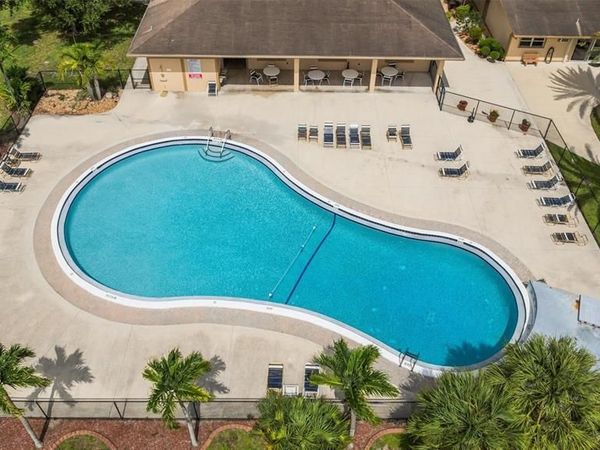 8550 SW 23rd Place, Davie, FL 33324