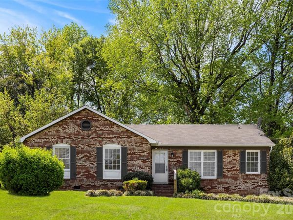 425 Whitethorn Drive , Gastonia, NC 28054