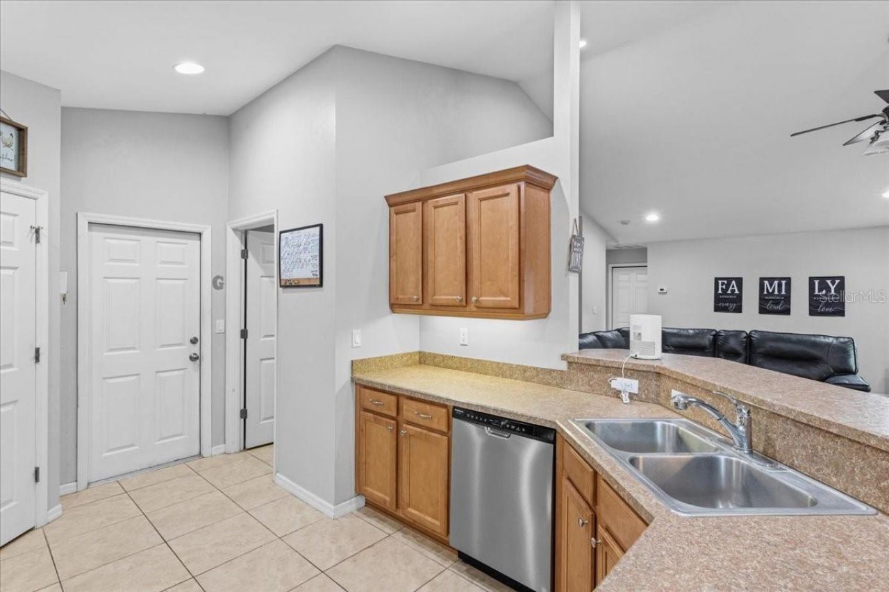 934 NW 255th Way , Newberry, FL 32669 Photo