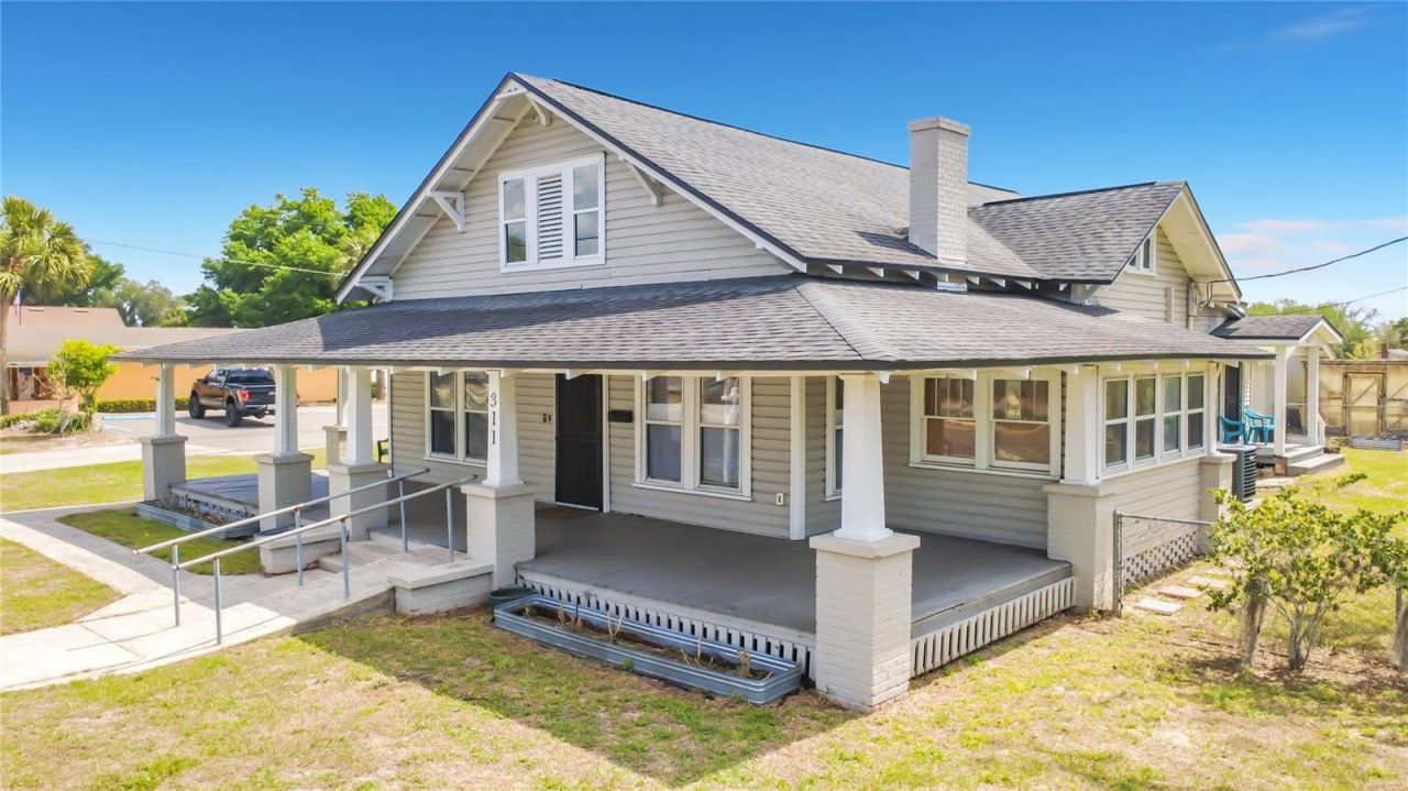 311 S Central Avenue, Umatilla, FL 32784 Main Photo