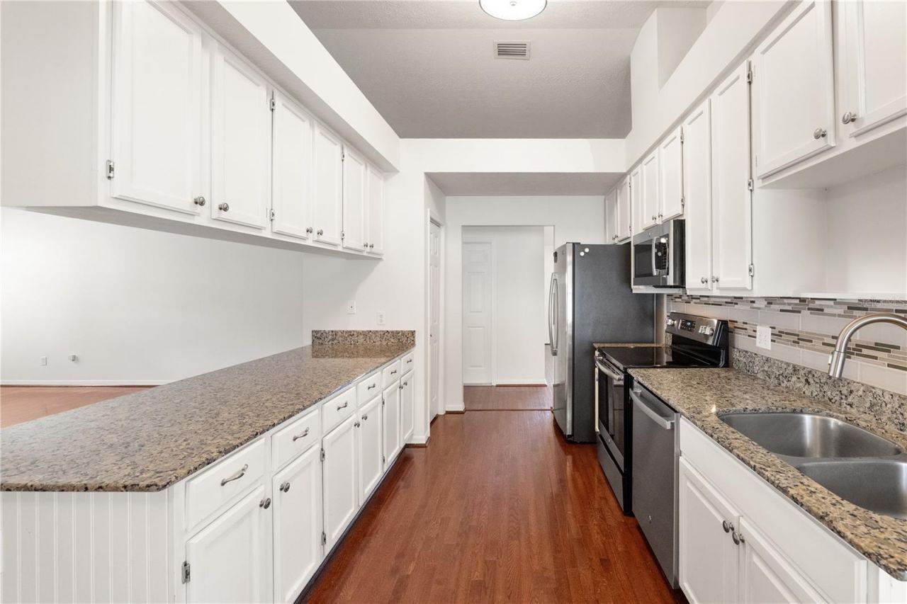 931 Balsamina Drive , Brandon, FL 33510 Photo