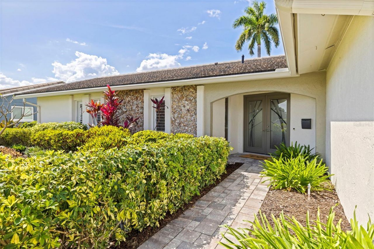 1971 Massachusetts Avenue Ne, Saint Petersburg, FL 33703 Photo