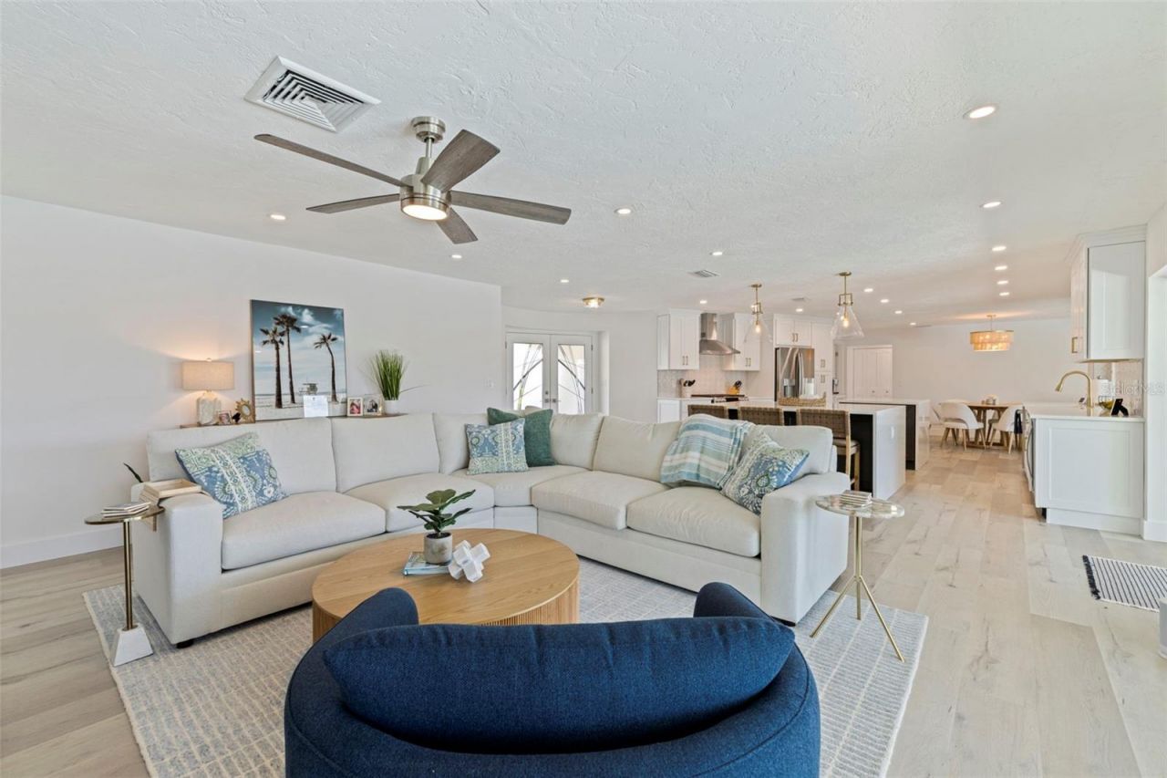 1971 Massachusetts Avenue Ne, Saint Petersburg, FL 33703 Photo