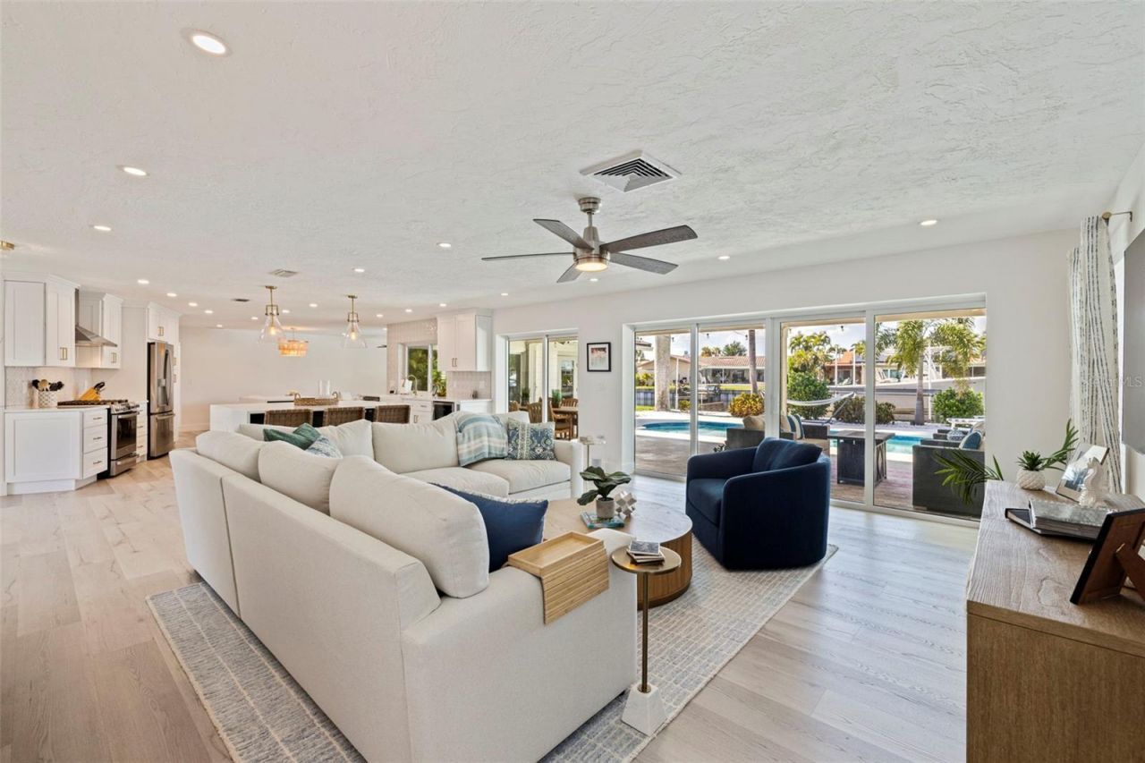 1971 Massachusetts Avenue Ne, Saint Petersburg, FL 33703 Photo