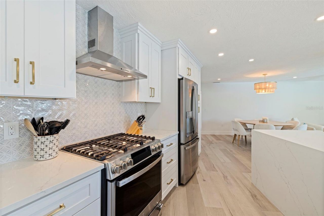 1971 Massachusetts Avenue Ne, Saint Petersburg, FL 33703 Photo