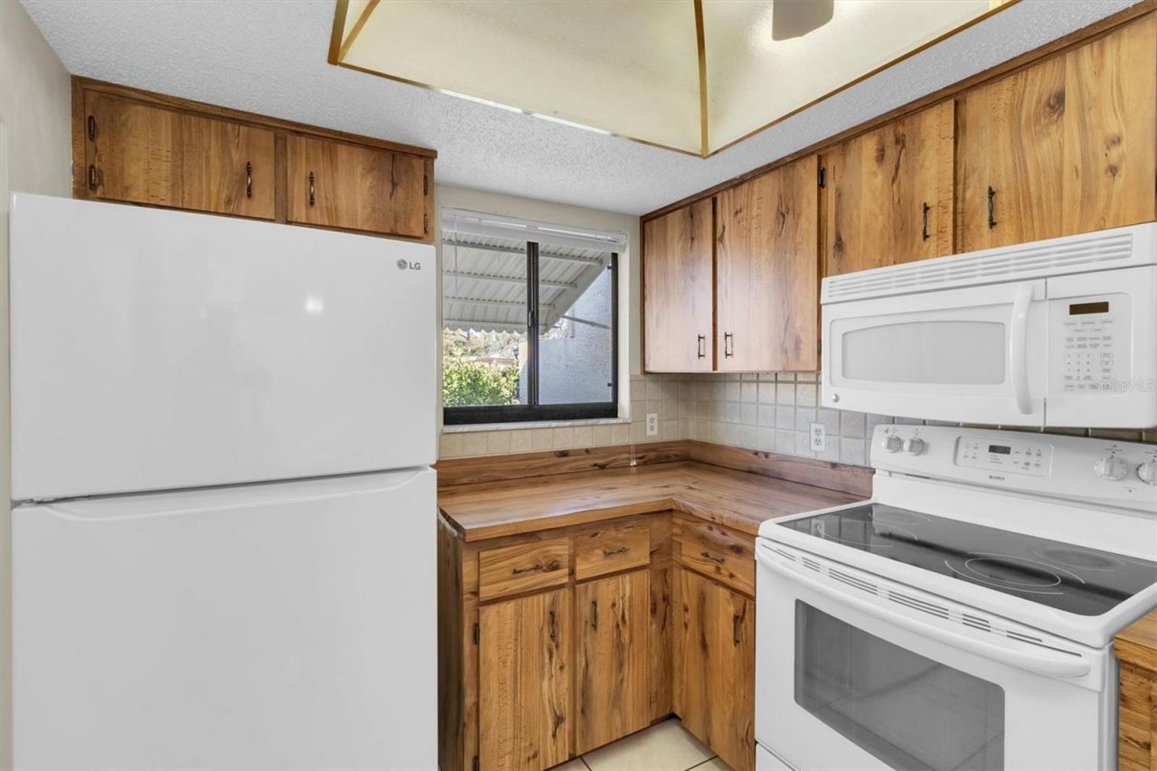 2216 Oak Wind Drive, Holiday, FL 34691 Photo