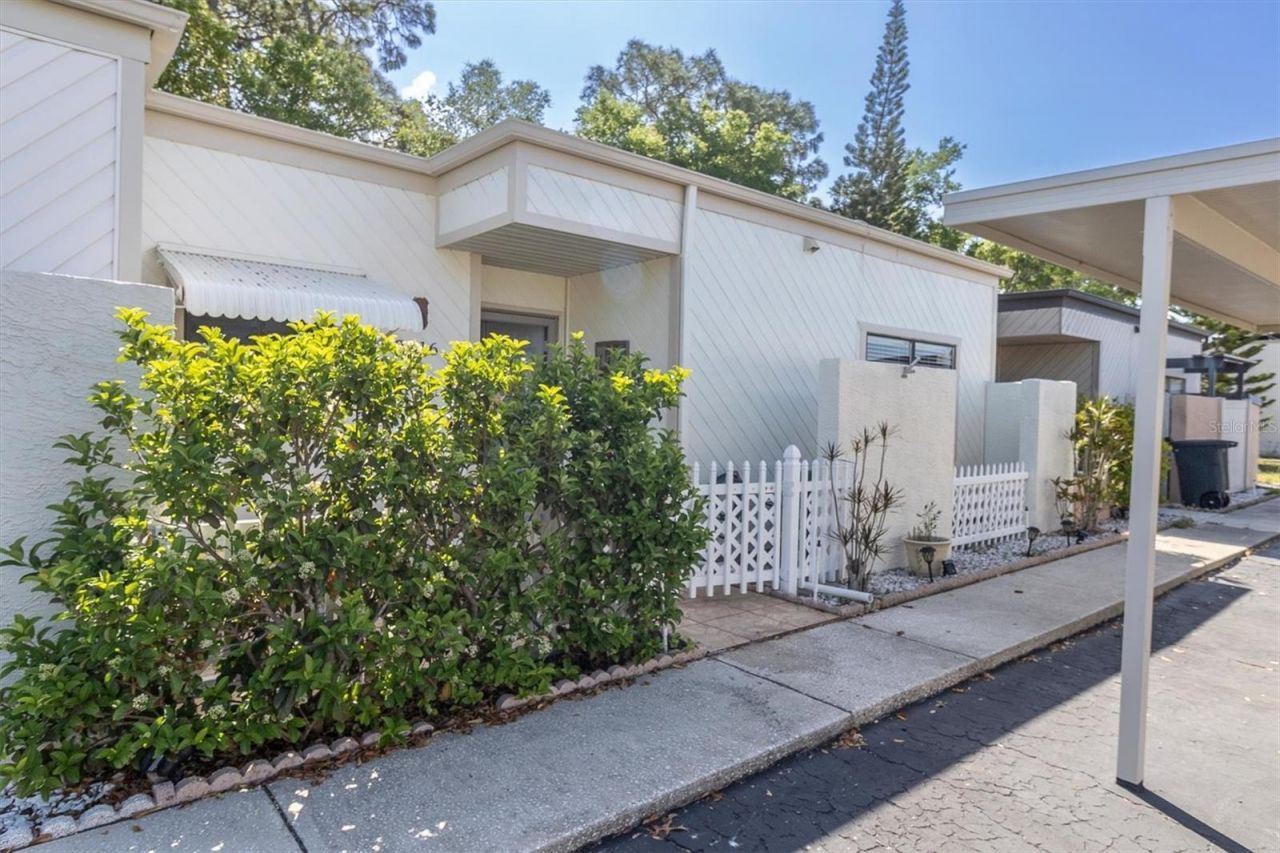 2216 Oak Wind Drive, Holiday, FL 34691 Photo