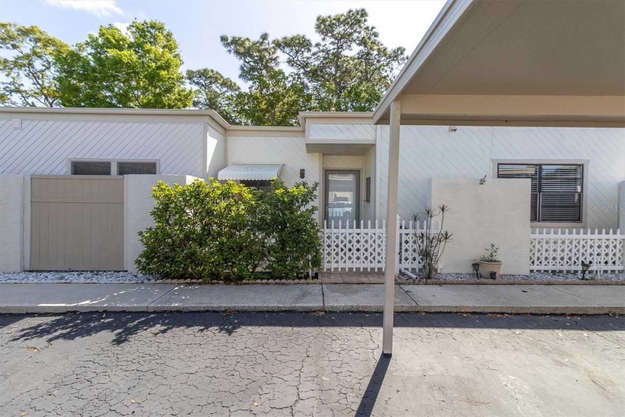 2216 Oak Wind Drive, Holiday, FL 34691 Photo