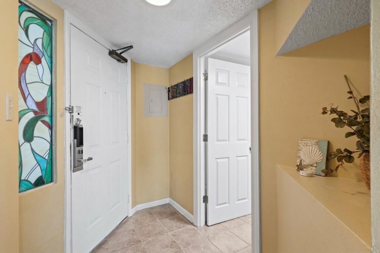 5308 Ocean Blvd. N  Photo 5