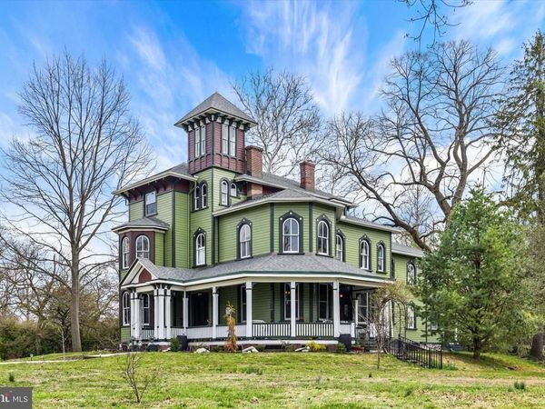 2101 BELLEVUE ROAD, HARRISBURG, PA 17104