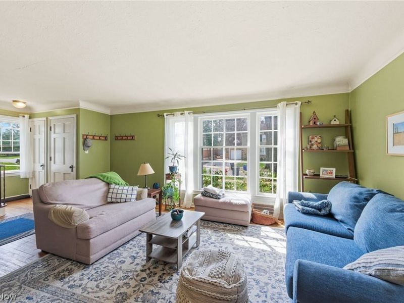 5187 Mayview Road, Lyndhurst, OH 44124 Photo 2