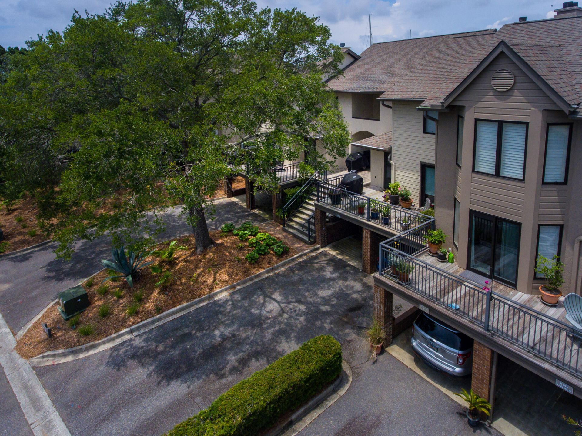 1919 Marsh Oak Lane Photo 29