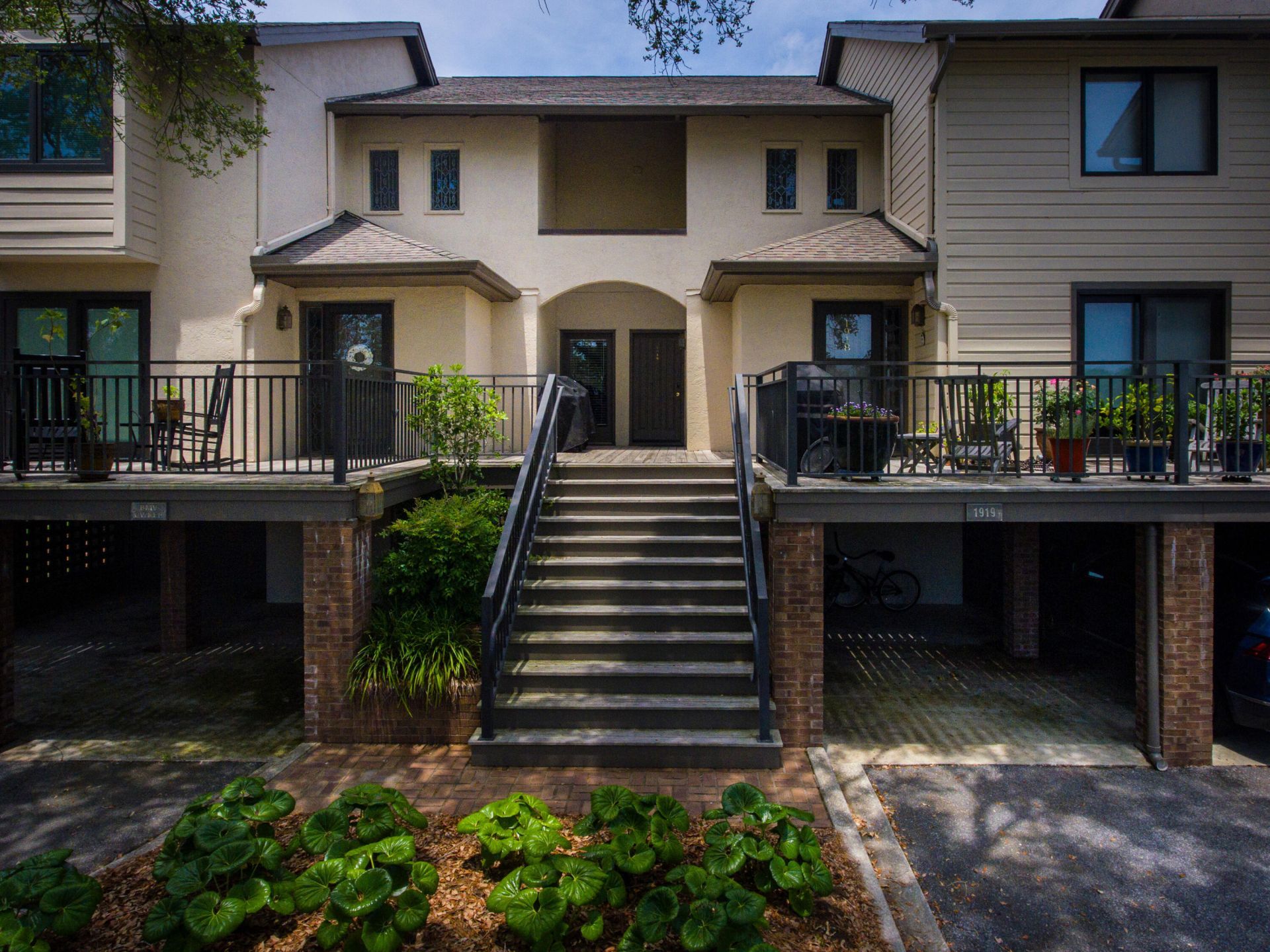 1919 Marsh Oak Lane Photo 5