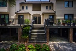 1919 Marsh Oak Lane photo 4