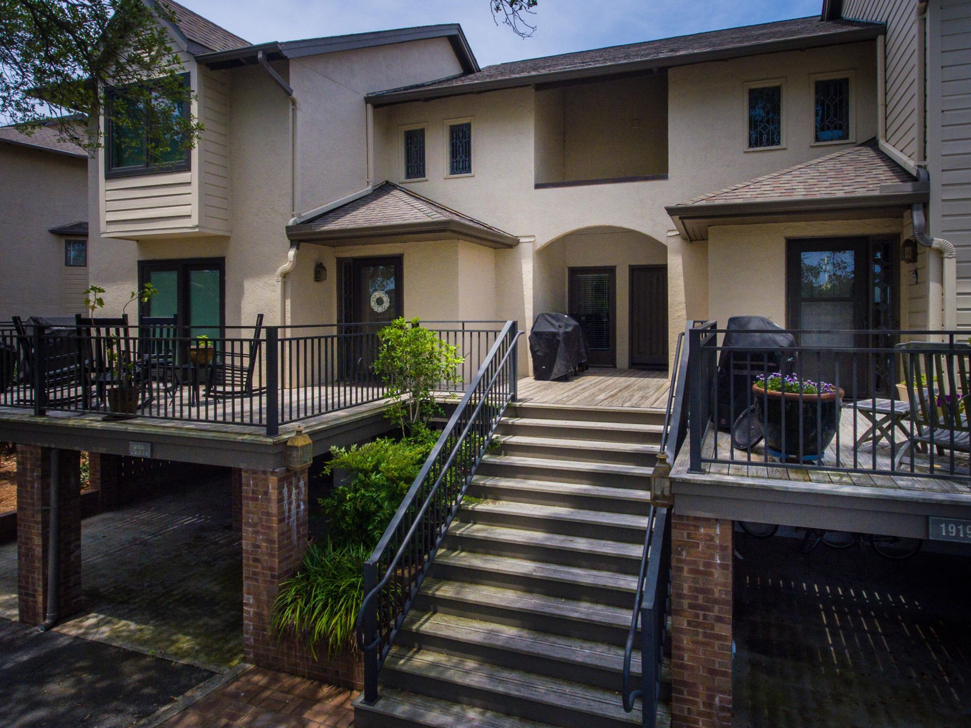 1919 Marsh Oak Lane Photo 6