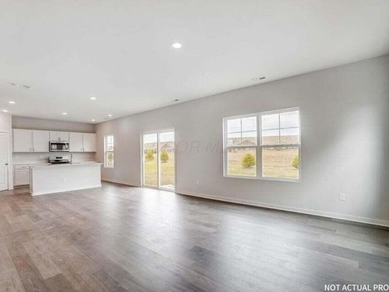 143 Brookside Dr , Jeffersonville, OH 43128 Photo 4