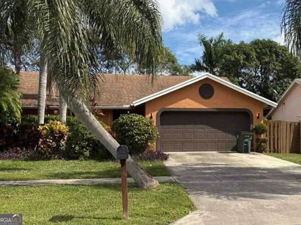 7620 Texas Trail, Boca Raton, FL 33487