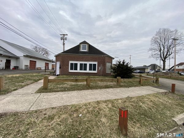 59 Old Broadway East, North Haven, CT 06473