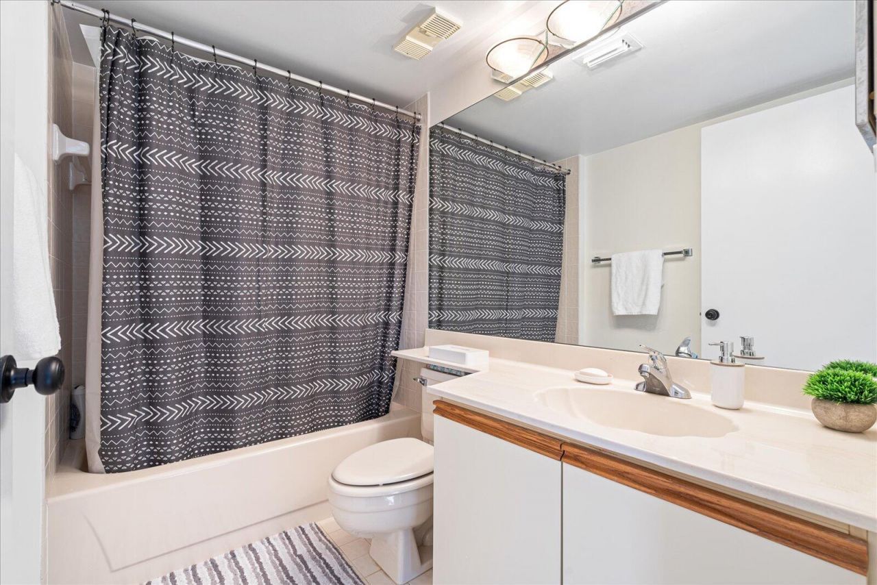 7564 Regency Lake Drive, Unit 502, Boca Raton, FL 33433 Photo