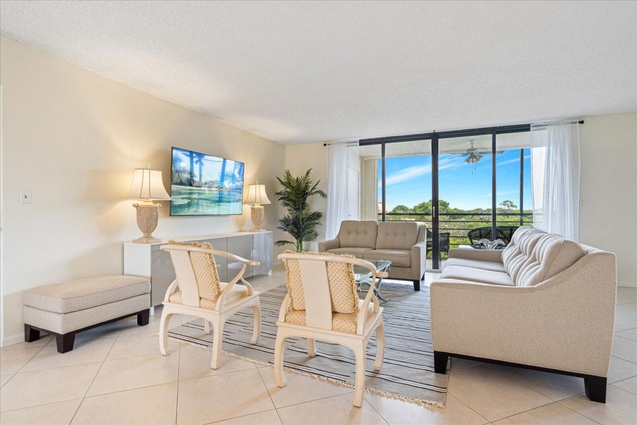 7564 Regency Lake Drive, Unit 502, Boca Raton, FL 33433 Photo