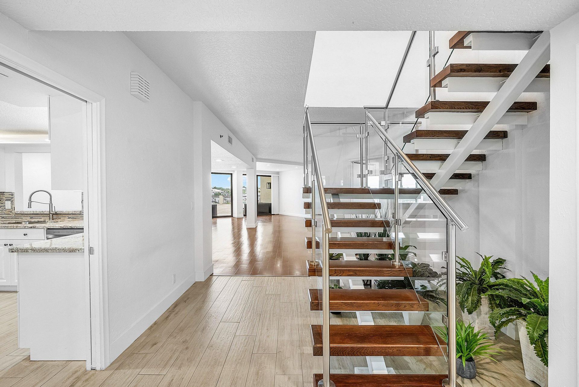 1035 S Federal Highway, Unit 213, Delray Beach, FL 33483 Photo