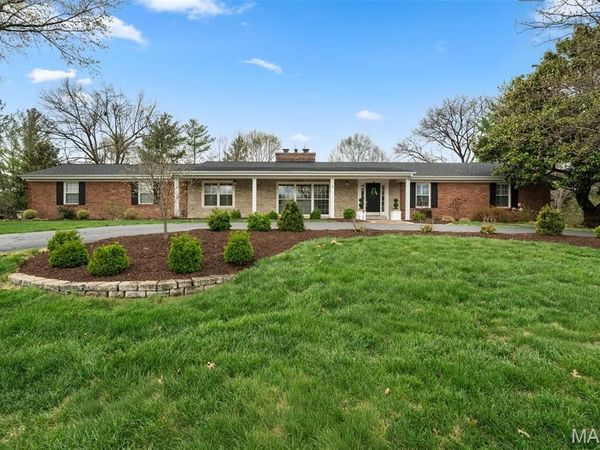 1815 Gray Drive, Des Peres, MO 63131