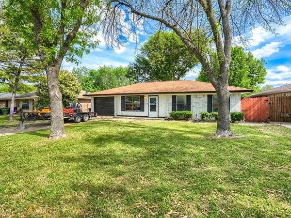 736 Thedford Road , Seagoville, TX 75159