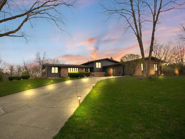 25 S Cherrywood Lane , Valparaiso, IN 46385