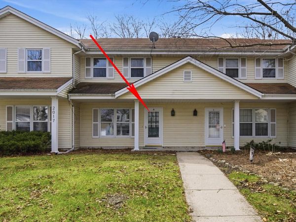 2017 Woodburn ROAD, Unit B, Waukesha, WI 53188